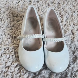 Girls Dress shoes size 1.